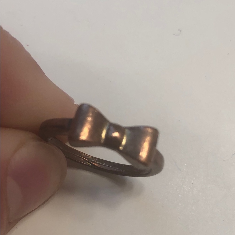 Bronze bow ring